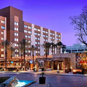 Hotel Angeles Marriott Airport